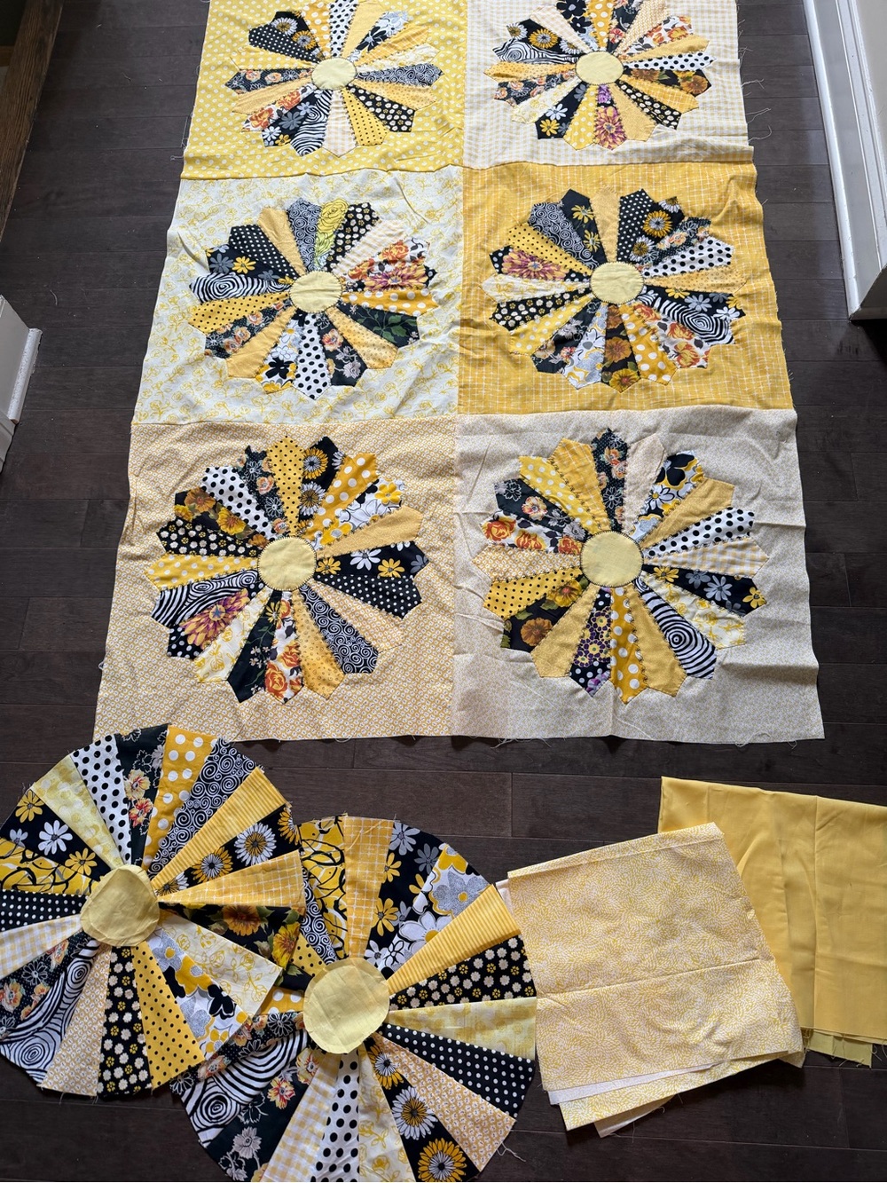 Dresden Plate Quilt Top 60” X40” + 6 Blocks + 2 Unfinished +Fabric Appliquéd
